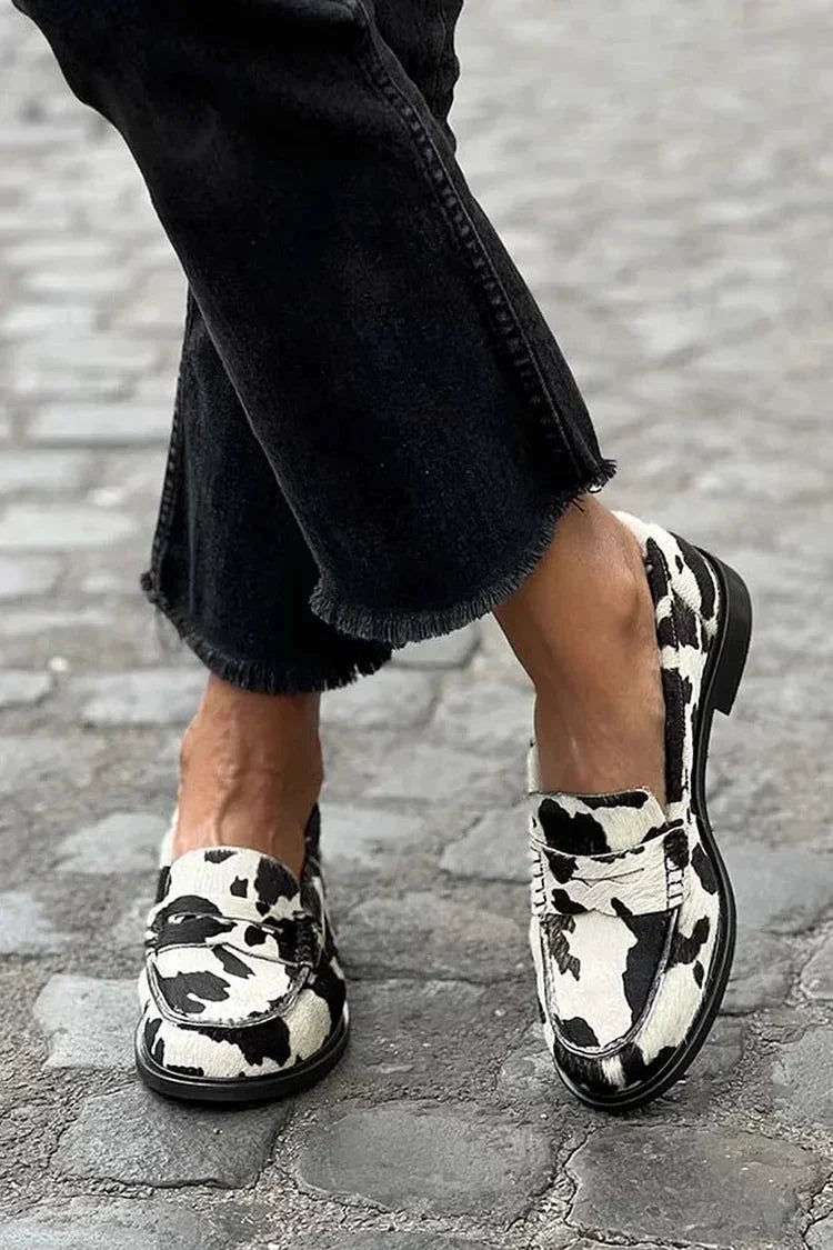 Marielle | Eye-catching loafers with a modern cowhide pattern