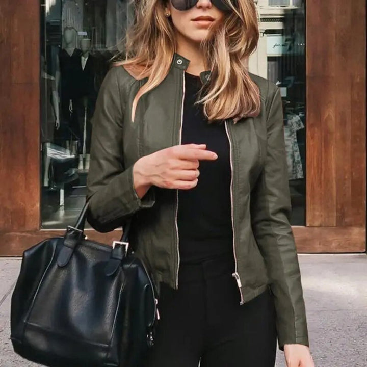 Phoebe | Slim-Fit Faux Leather Jacket – Stylish Cropped Design for Women