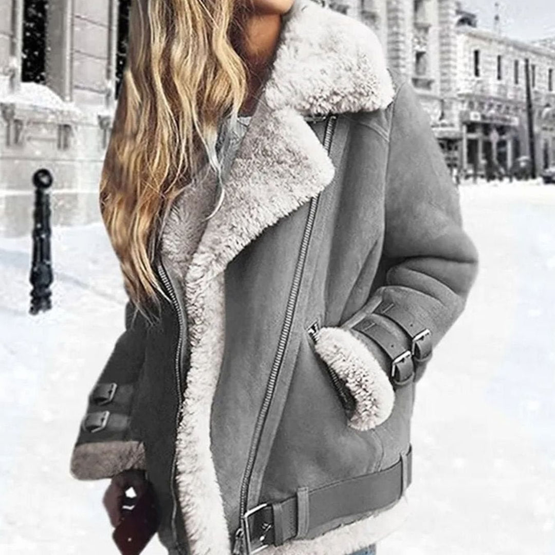 Drune | Damen Winterjacke – Kuschelige Wildleder Bikerjacke mit Schnallendetails