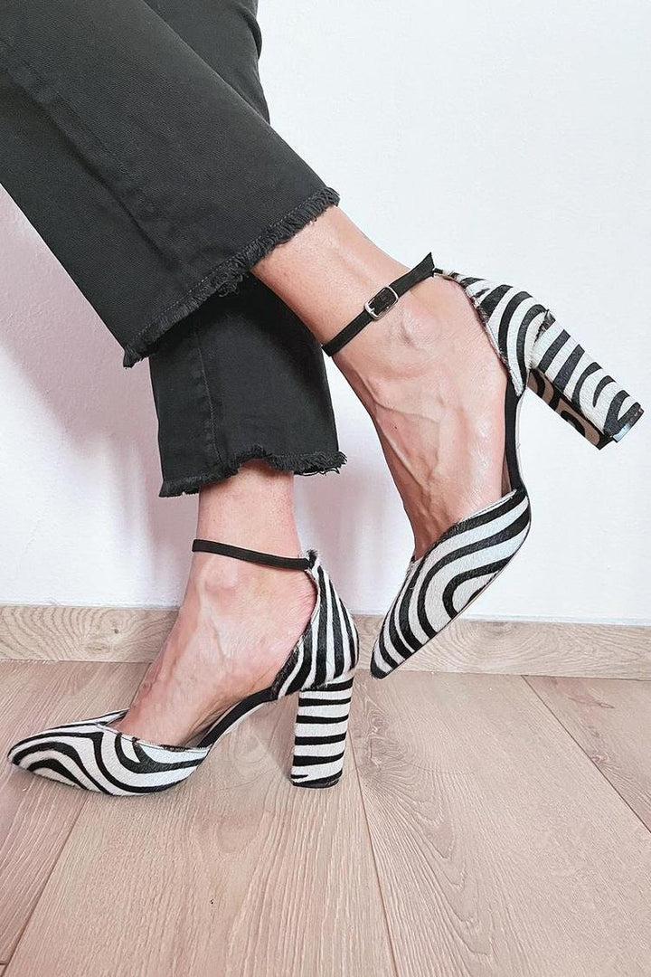 Quinn | Zebra Print Ankle Strap Heels – Elegante Schuhe für Frauen