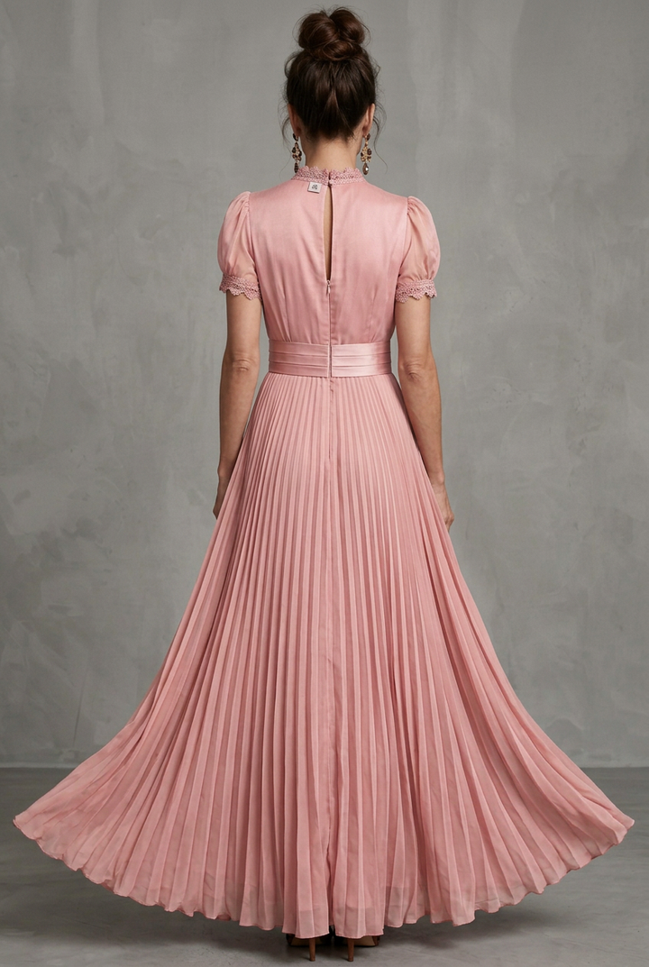 Elara | Maxikleid mit Spitzenbesatz und Falten