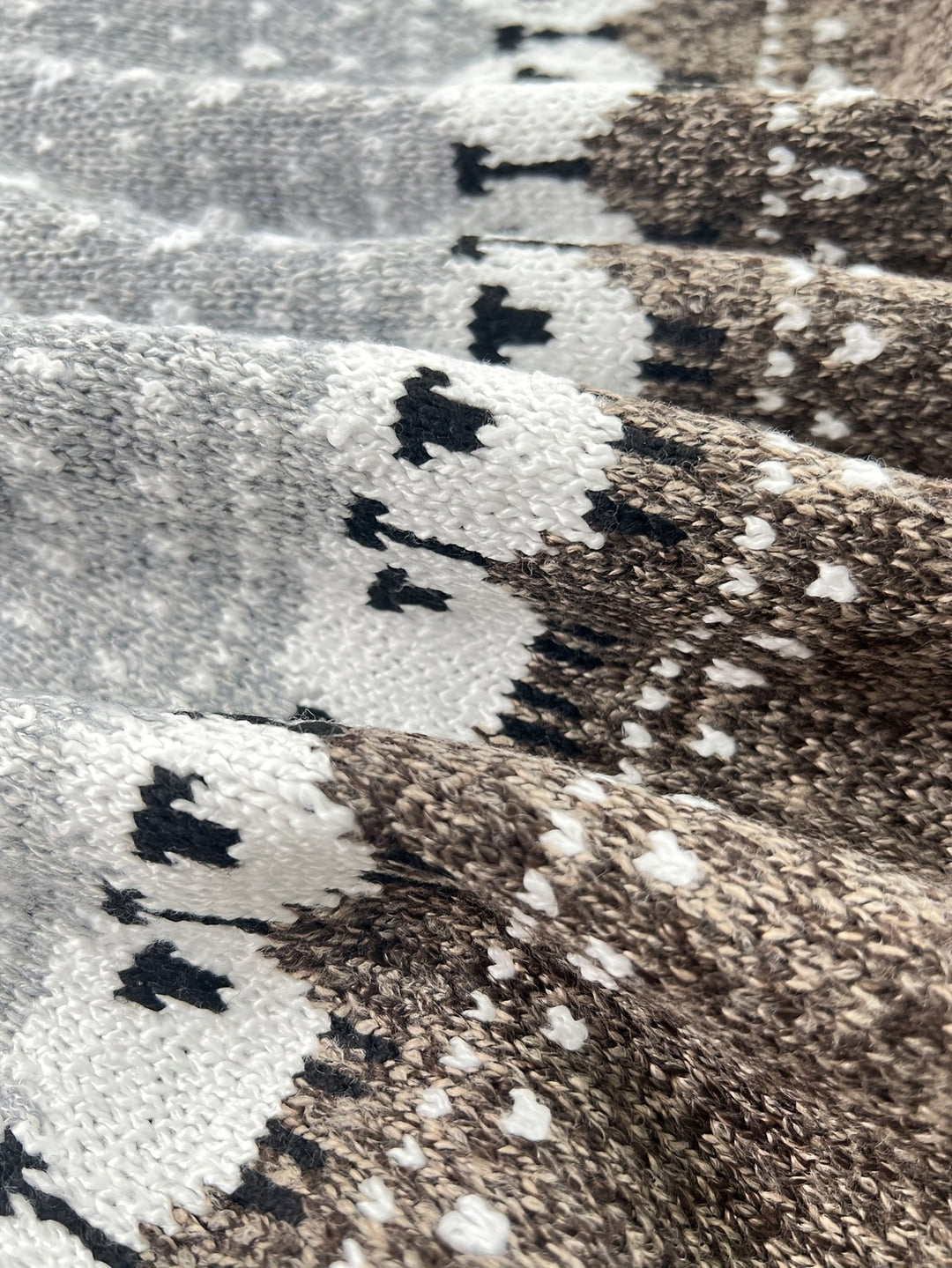 Katie | Charmanter Damen Grobstrickpullover Mit Schaf-Jacquardmuster