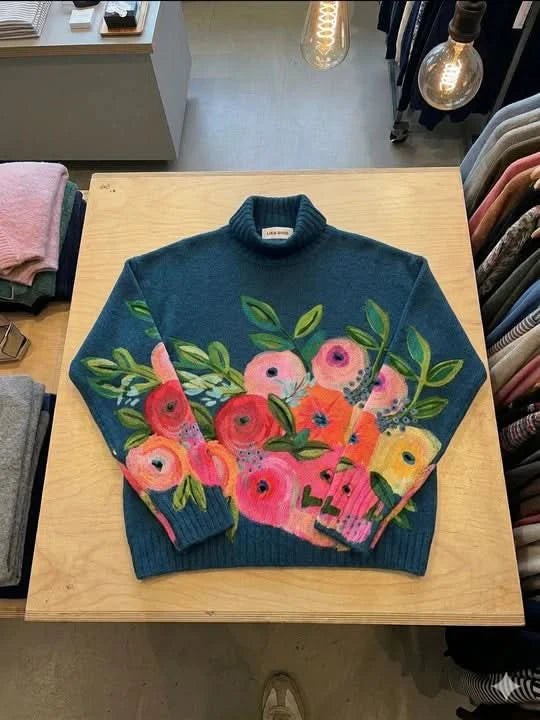 Daphne | Turtleneck Jumper mit Blumenmuster