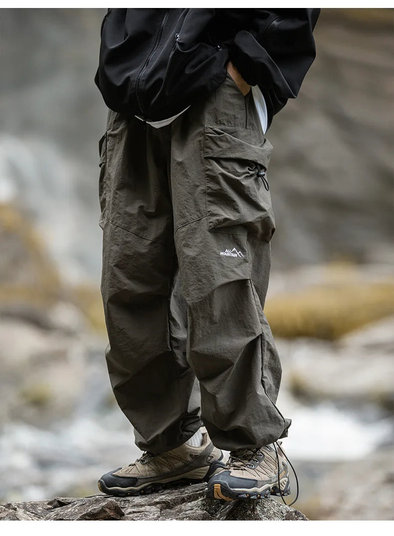Clara | Casual and Functional Cargo Pants