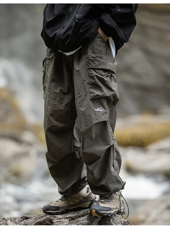 Clara | Casual and Functional Cargo Pants