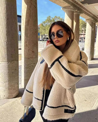 Kathrin | Kuscheliger Teddy-Mantel Mit Sportlichen Kontrastdetails