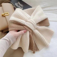 Nina | Cozy short scarf with a modern cable-knit pattern for cold days