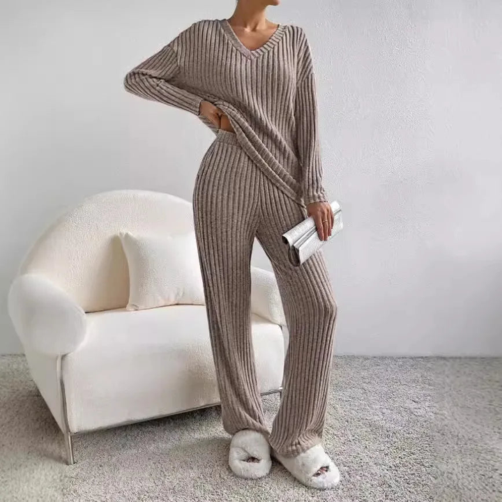 Marie | Soft and Elegant Two-Piece Ribbed Knit Set with V-Neck