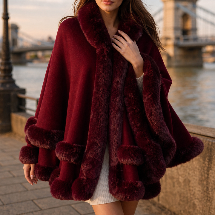Wearbella | Hooded Knit Cape Coat mit Faux-Fur-Besatz