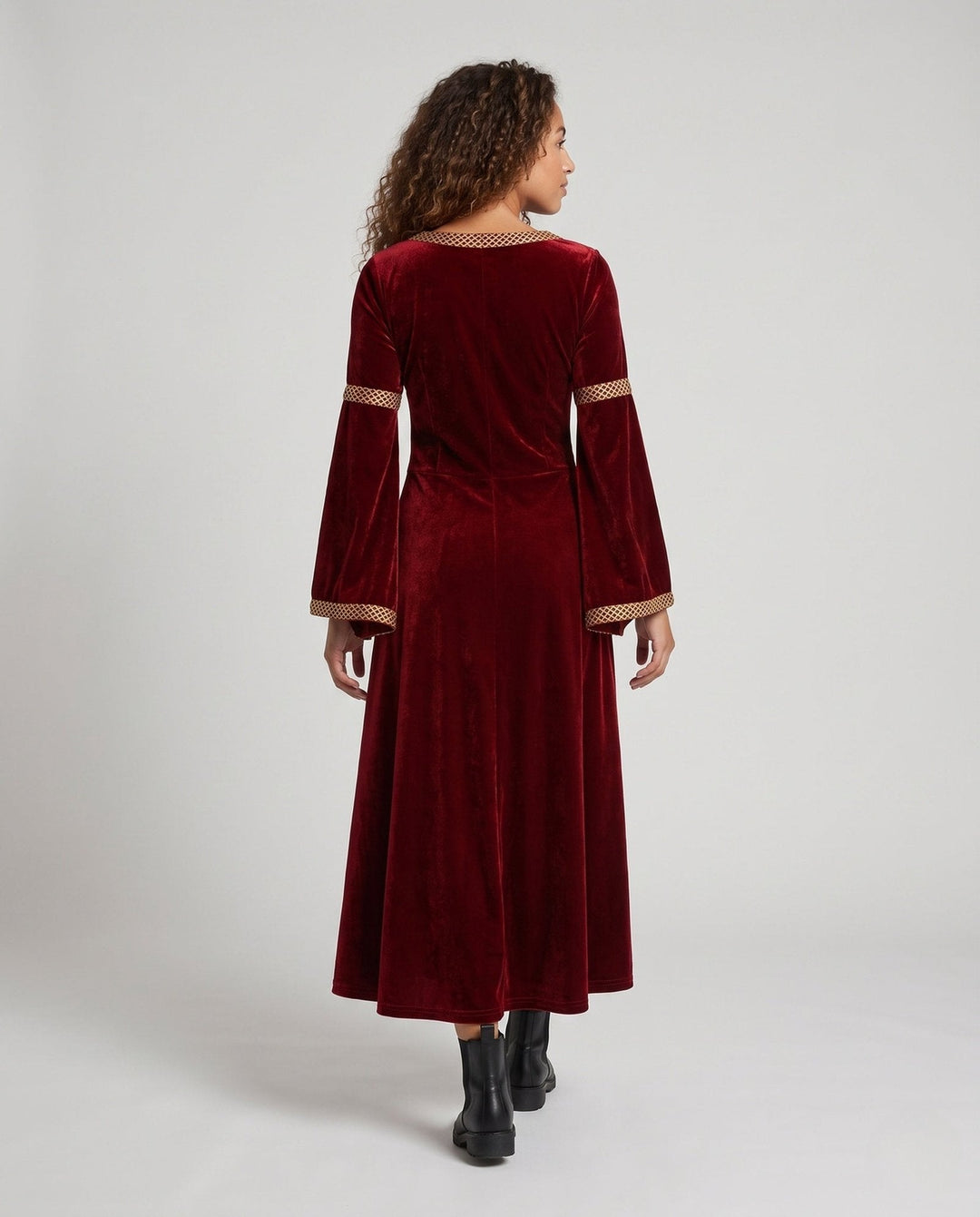Drune | Historical Velvet Dress – Elegant Design for Women