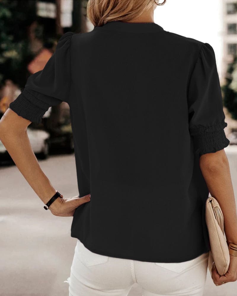 Aria | Elegante Bluse mit V-Ausschnitt und Puffärmeln – Damenbluse für festliche Anlässe 8