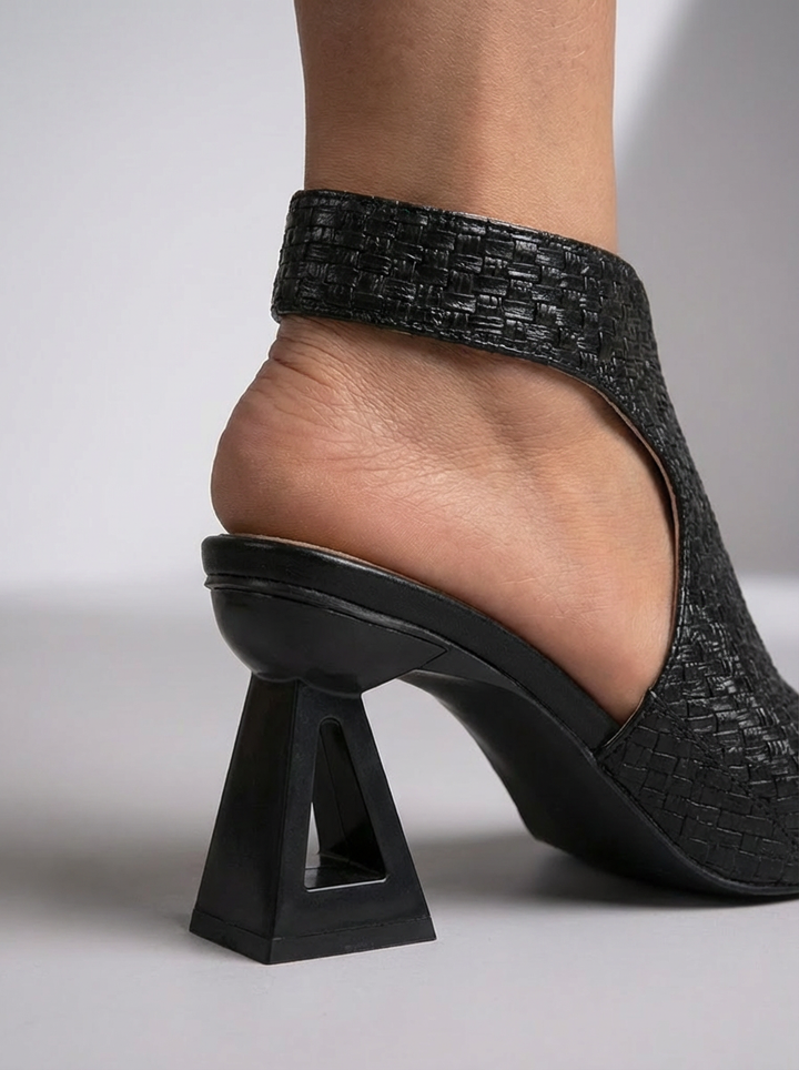 Aurelia | Elegante & Bequeme Damen Sandaletten mit Geflochtenem Design 3