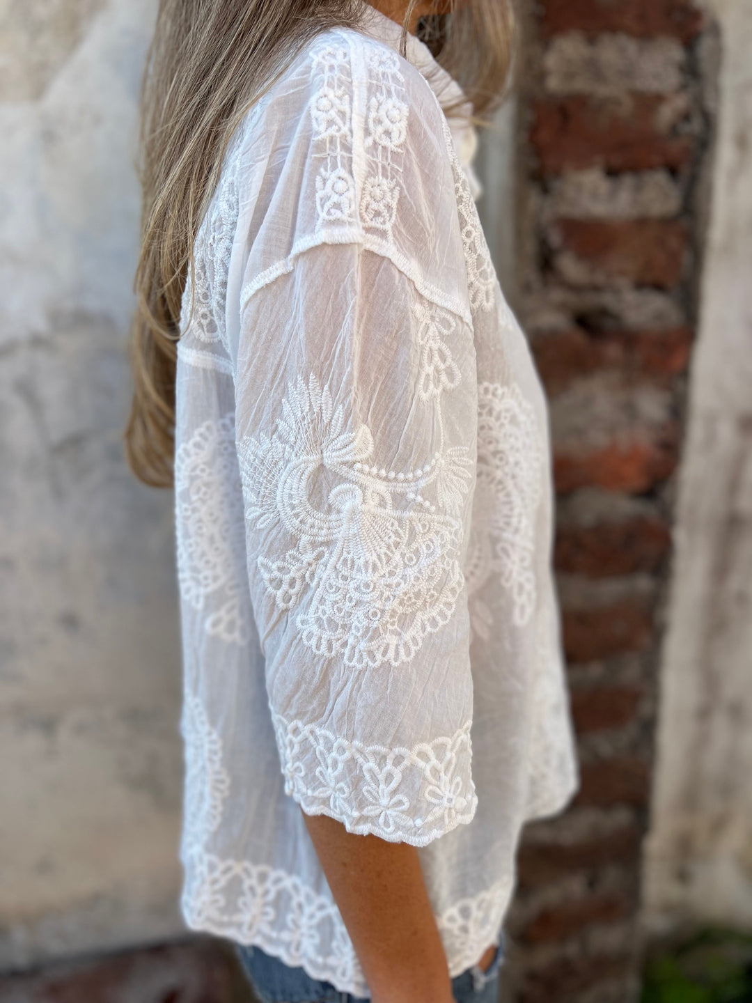 Beltz | Elegante, Bestickte &amp; Vielseitige Bluse mit Spitzeneinsätzen 4