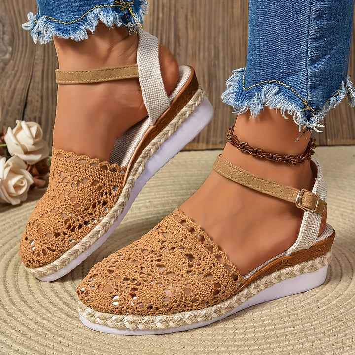 Celestina | Bequeme und stilvolle orthopädische Keilsandalen 7