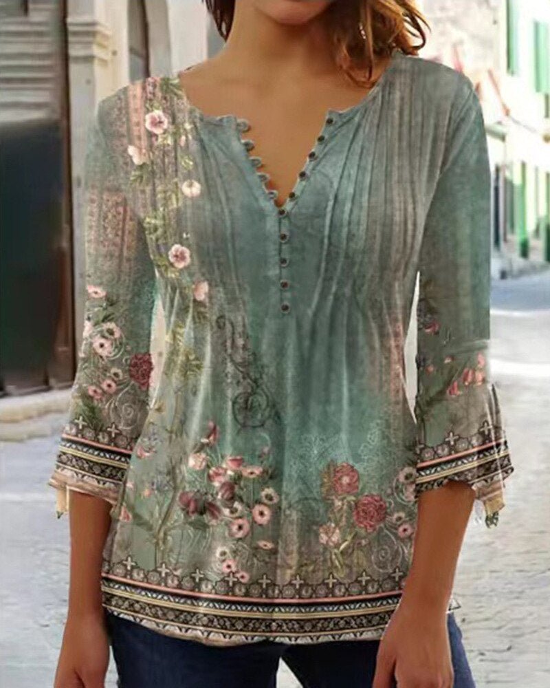 Christin | Stilvolle Henley Bluse mit bezauberndem Print 8