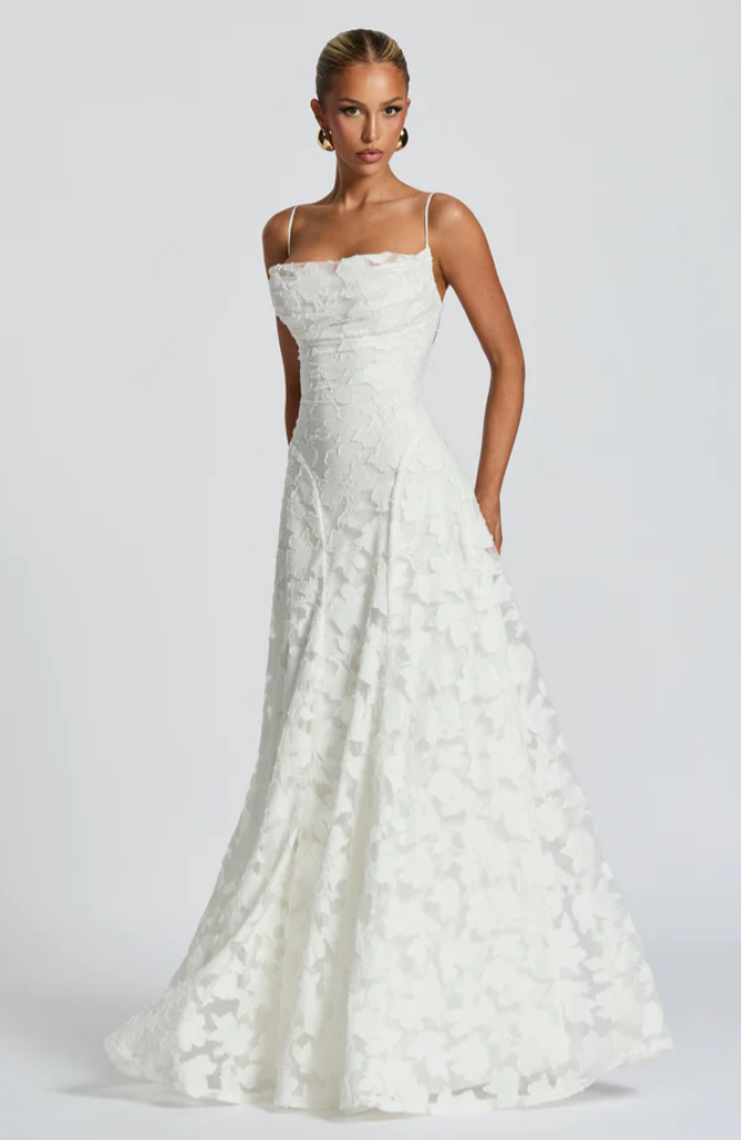 Cimara | Elegantes Figurbetont Maxi Kleid mit Spitzen-Details 4