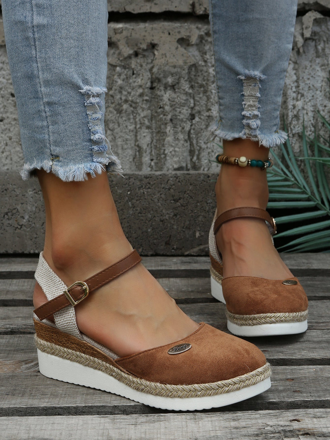 Claudia | Atmungsaktive und stilvolle orthopädische Sommersandalen 3
