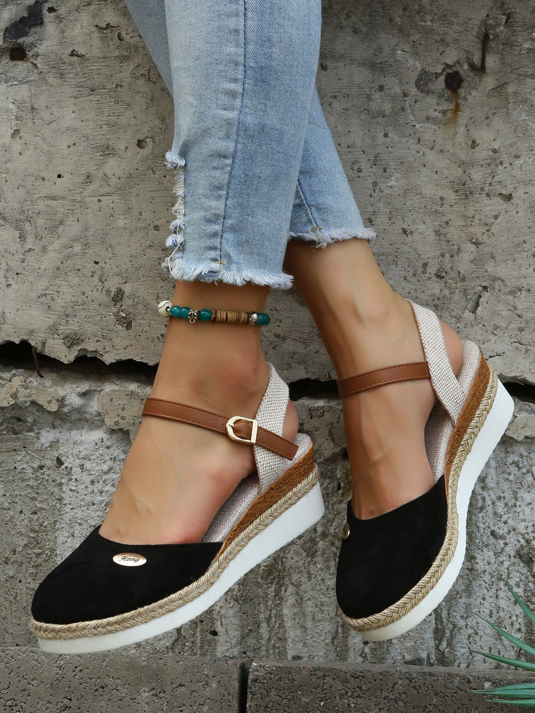 Claudia | Atmungsaktive und stilvolle orthopädische Sommersandalen 4