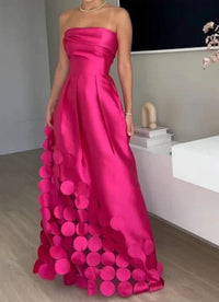 Laura | Elegantes Hochzeitsgästekleid mit moderner Silhouette