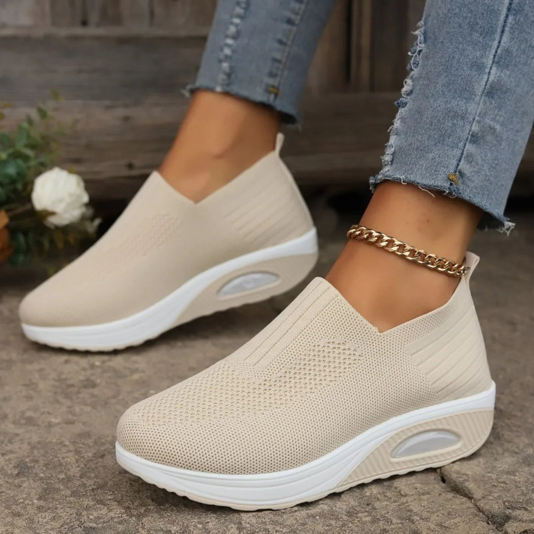 Daniela | Bequeme und atmungsaktive orthopädische Slip On Schuhe 4