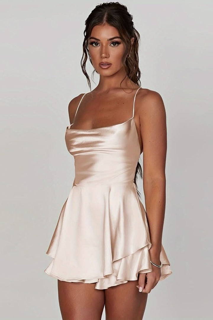 Elena | Satin-Minikleid mit eckigem Ausschnitt und Rüschen 3