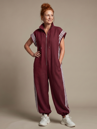 Margarete | Elegant women's tracksuit with zipper