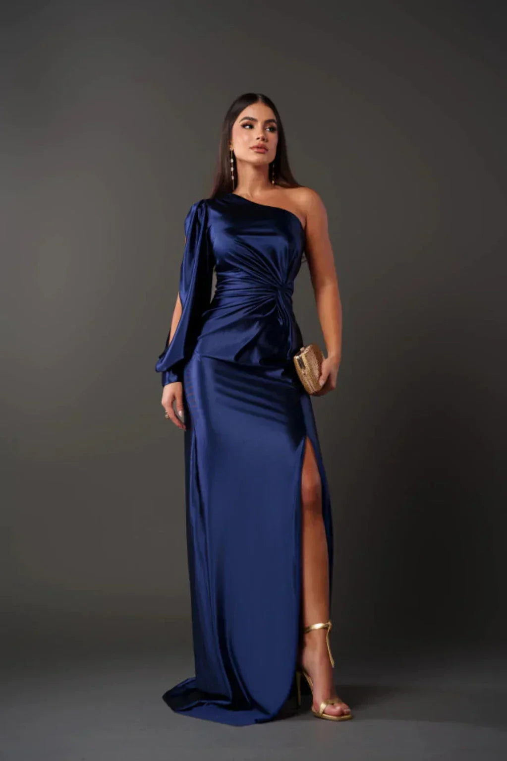 Evi | Elegantes, asymmetrisches Satinkleid 9