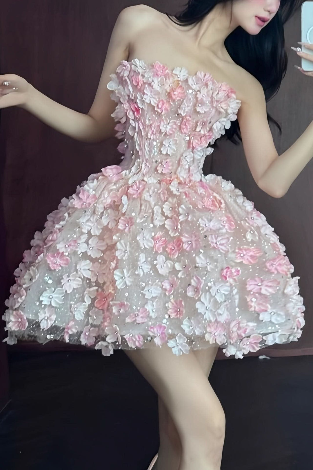Feline | Trägerloses Minikleid mit Blumen und Strasssteinen 0