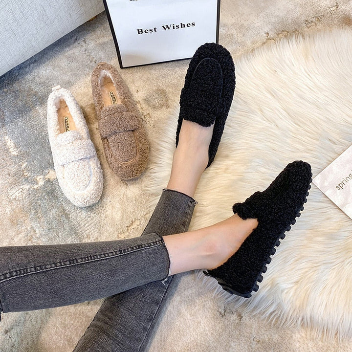 FuzzyFeet | Kuschelige Plüsch Pantoffel Schuhe für Zuhause 5