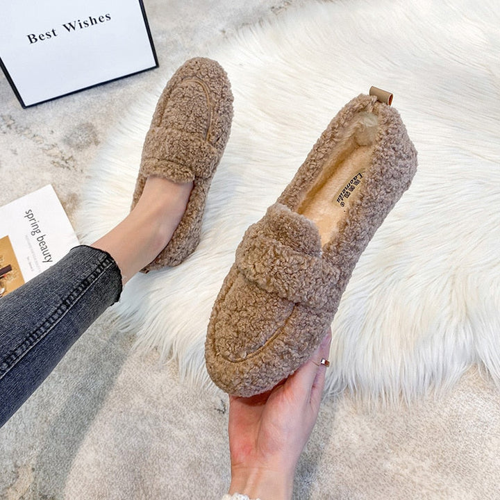 FuzzyFeet | Kuschelige Plüsch Pantoffel Schuhe für Zuhause 8