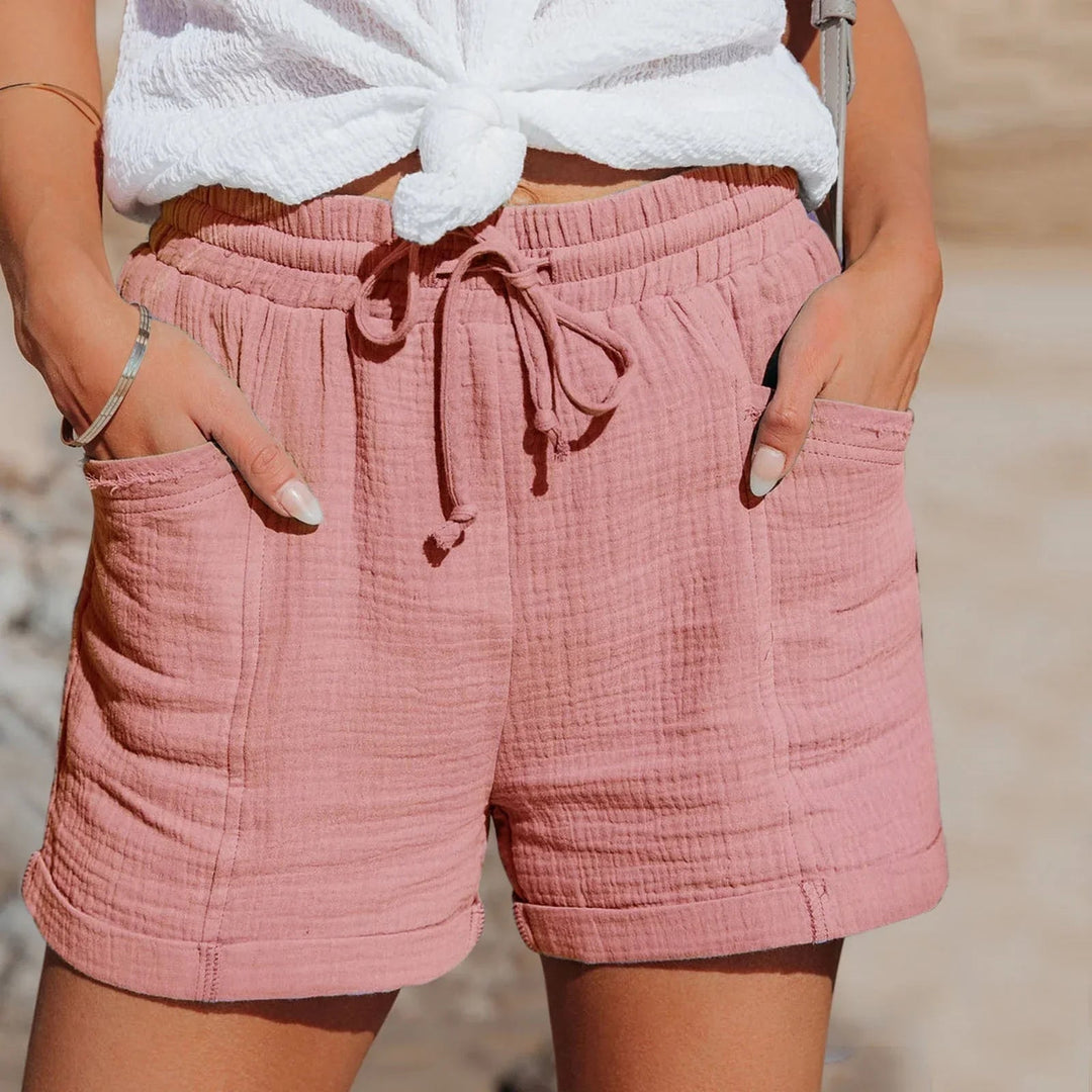 Isla | Luftige Sommershorts in Leinenoptik mit Spitzendetails 4