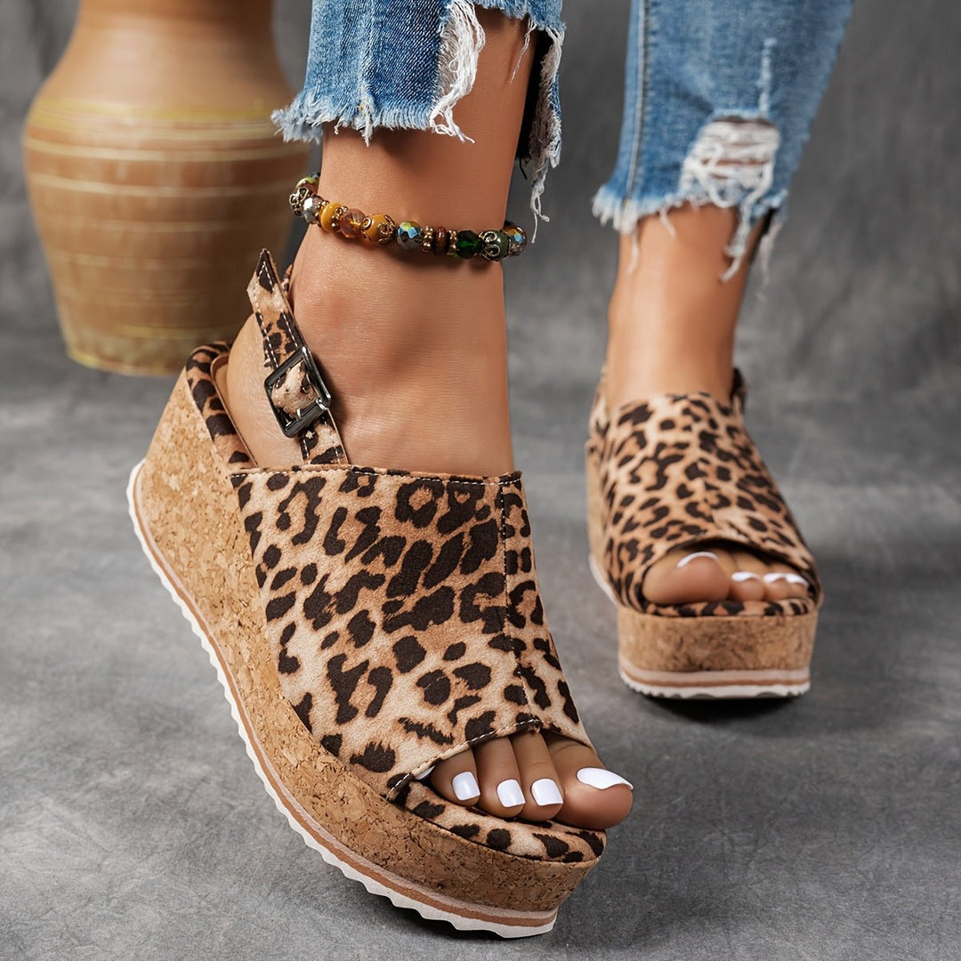 Katharina | Stylische Plateau Keilsandalen mit Animal Print 1
