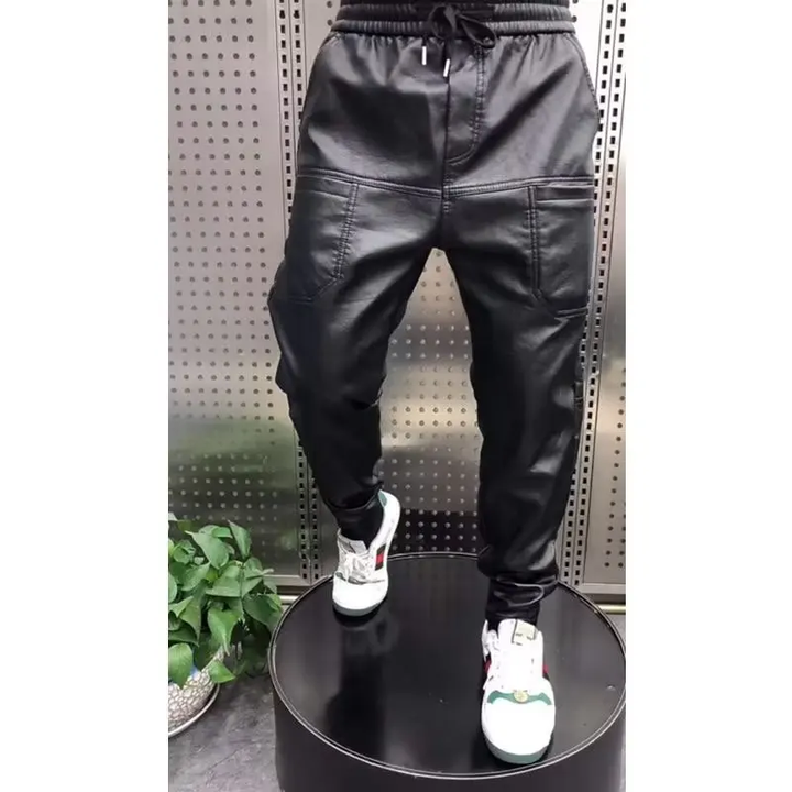 Liam | Lederhose Men – Bequem, Stilvoll & Modern aus Hochwertigem Kunstleder 0