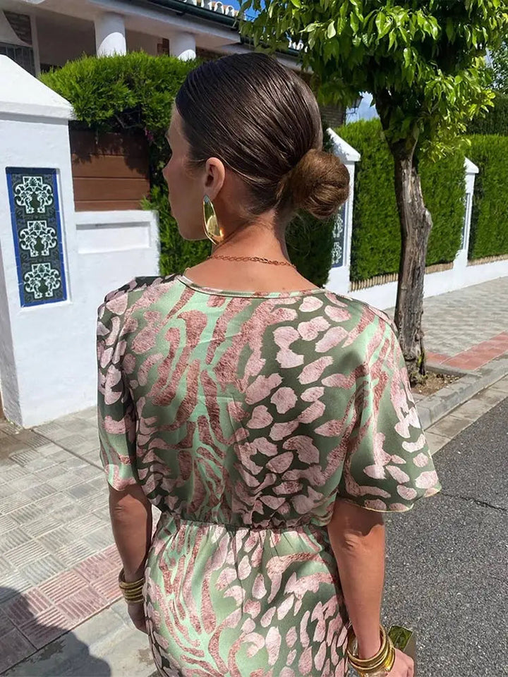 Liora | Elegantes Tailliertes Midi-Kleid für Damen 4