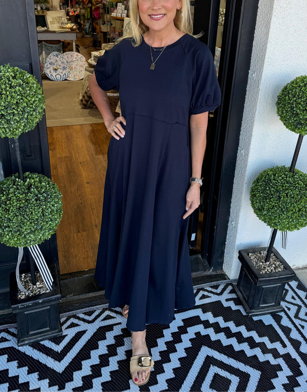 Livia Belle | Elegantes Maxikleid mit Puffärmeln 0