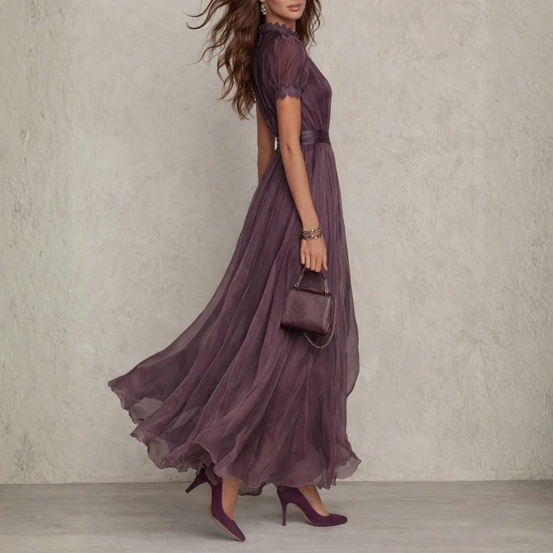 Livia Belle | Elegantes Maxikleid mit Spitzenbesatz 2