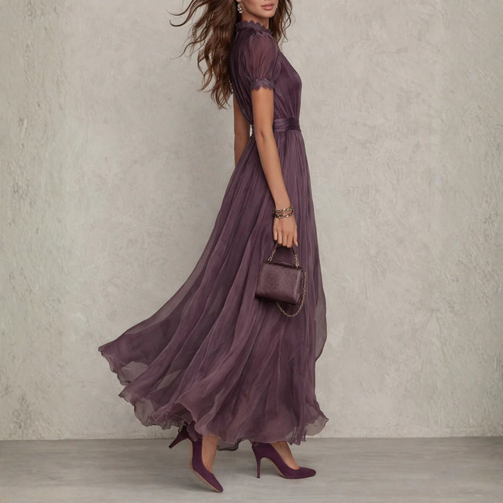 Livia Belle | Elegantes Maxikleid mit Spitzenbesatz 2