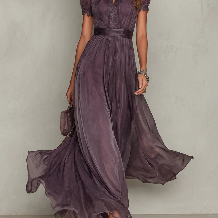Livia Belle | Elegantes Maxikleid mit Spitzenbesatz 3