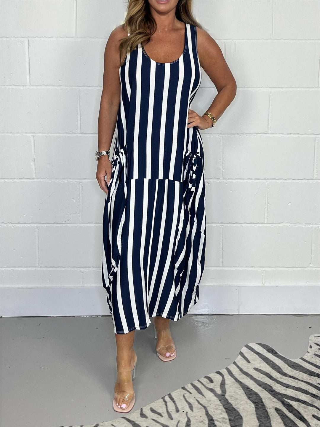 Livia | Bequem Oversized Kleid mit Bindetaschen für Mühelosen Komfort 1