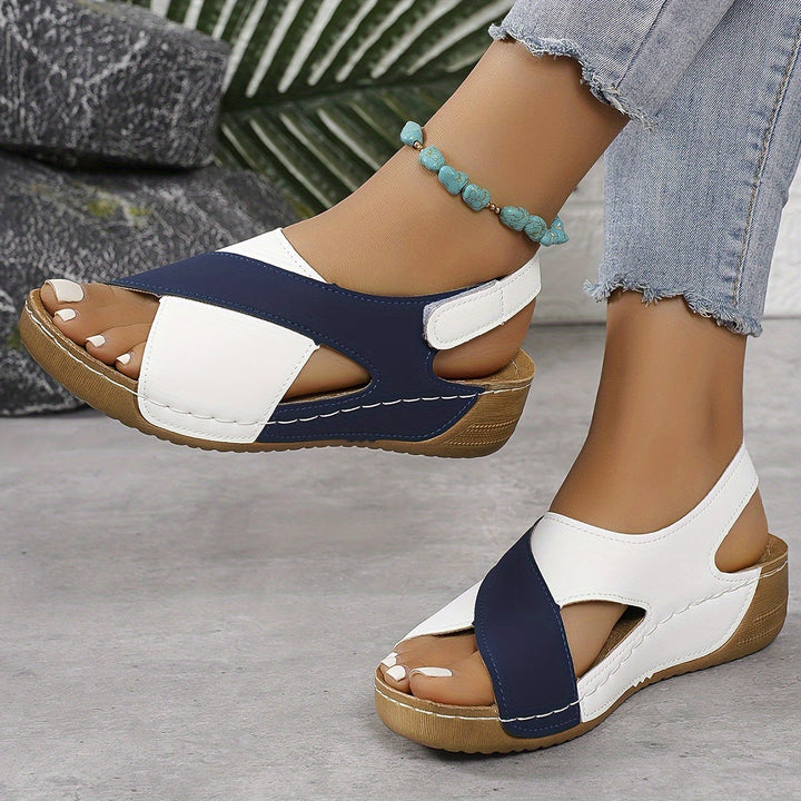 Livia | Bequeme und vielseitige Damensandalen 0