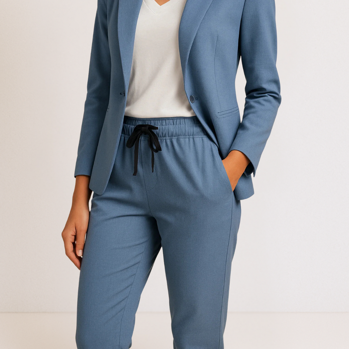 Livia | Eleganter Bequemer Damenanzug für Jeden Anlass 3
