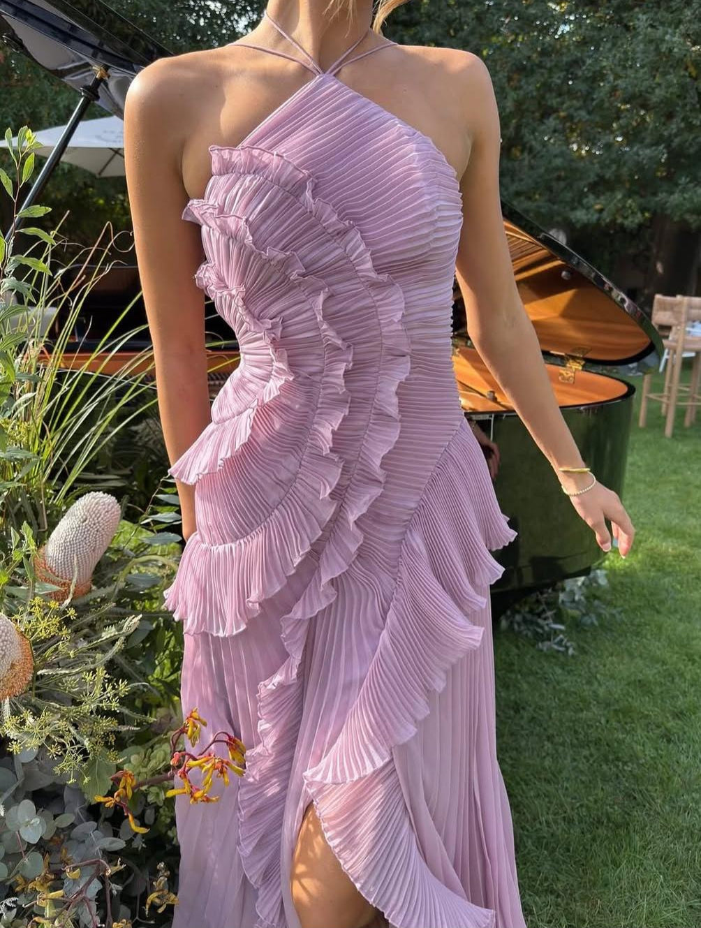 Livia | Elegantes Asymmetrisches Maxikleid mit Volants 7