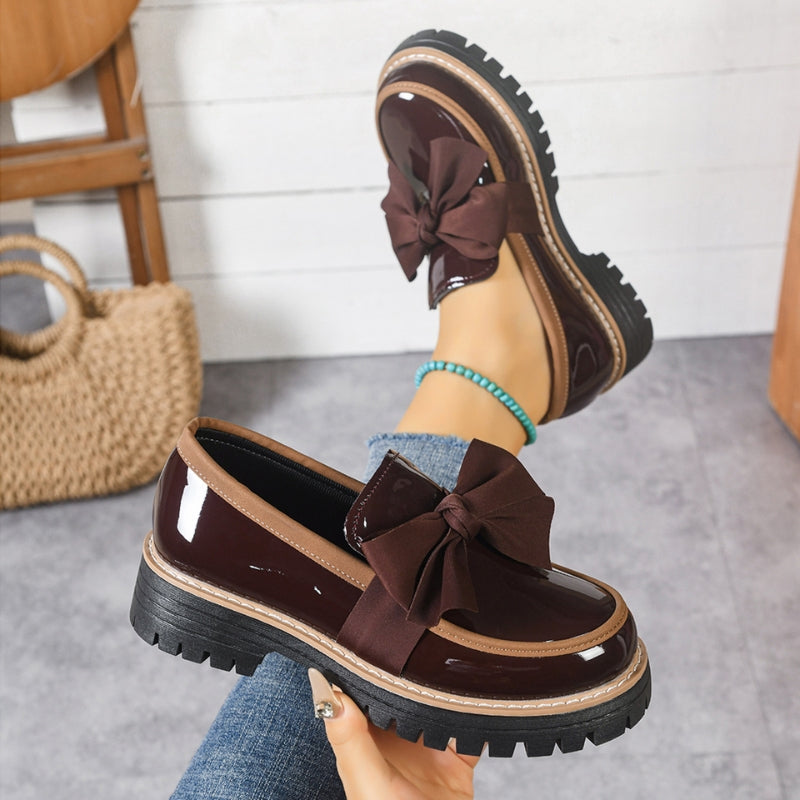 Livia | Glänzende Elegante Frauen Loafer mit Übergroßer Schleife 4