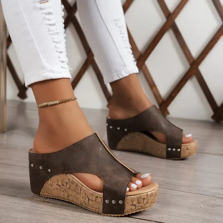 Lorena | Bequeme und orthopädische Keilabsatz Sandalen 3