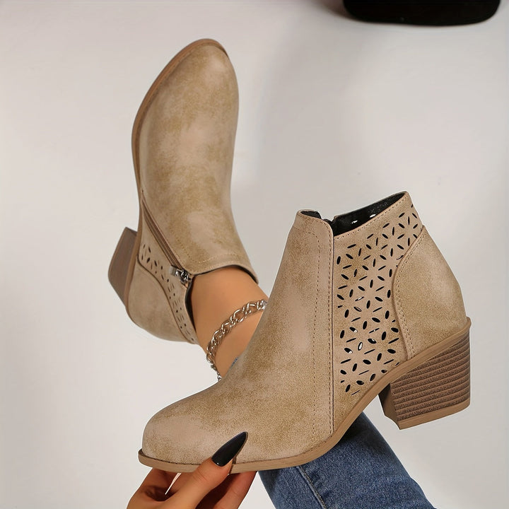 Marie | Lasergeschnittene, atmungsaktive orthopädische Stiefel 8