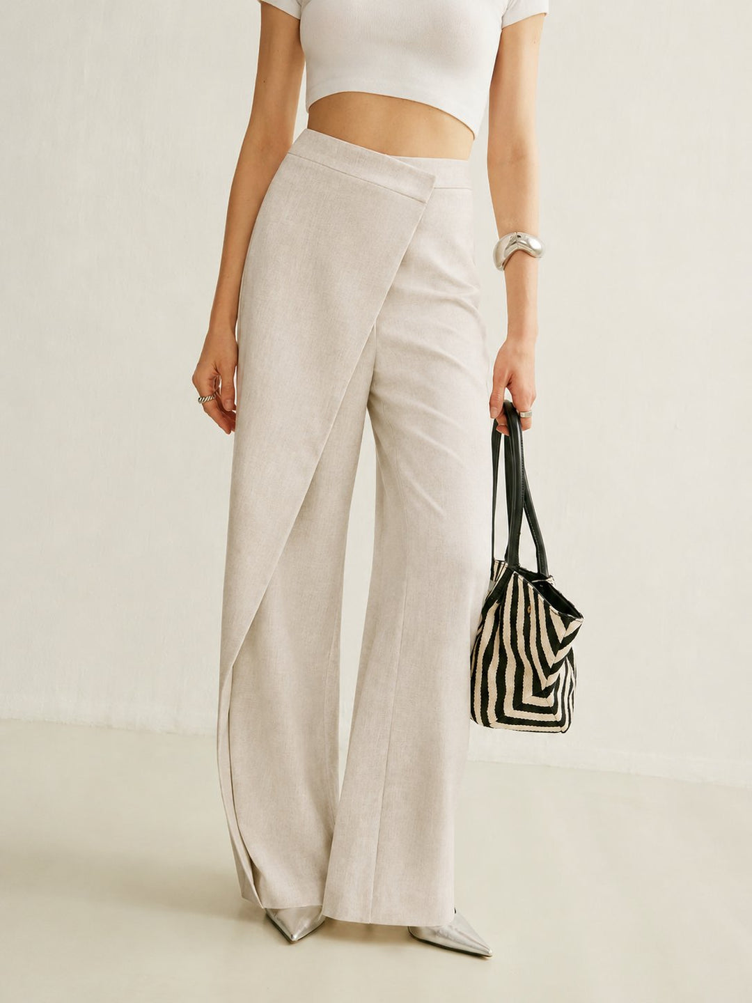 Mia | Asymmetrische und moderne Hose mit weitem Bein 0