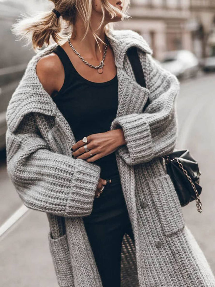 Mia | Oversize-Strickjacke für Damen mit grob gestricktem Rippstrick und langem Revers 3
