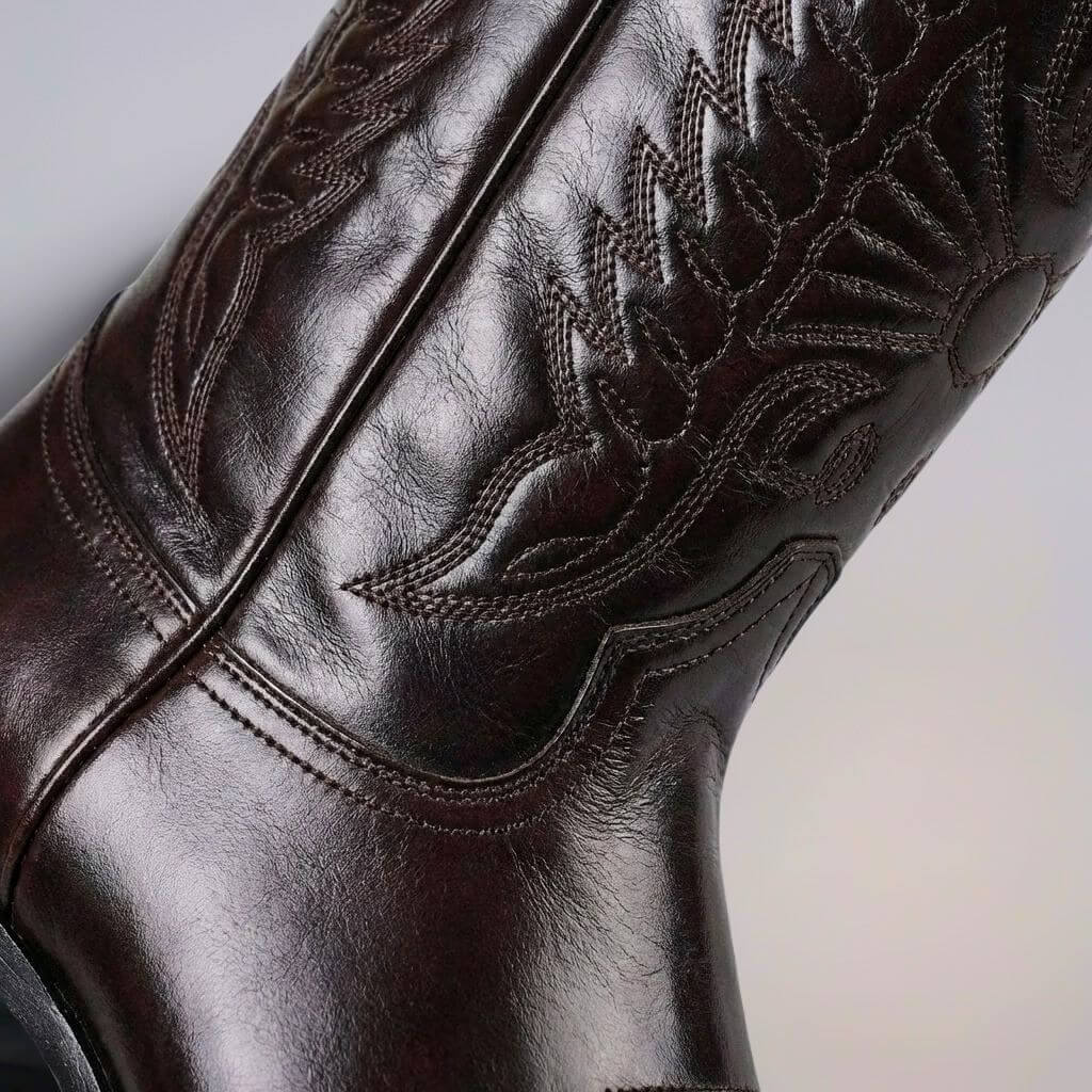Mila | Zeitlos und elegant Stiefel aus poliertem Leder 3