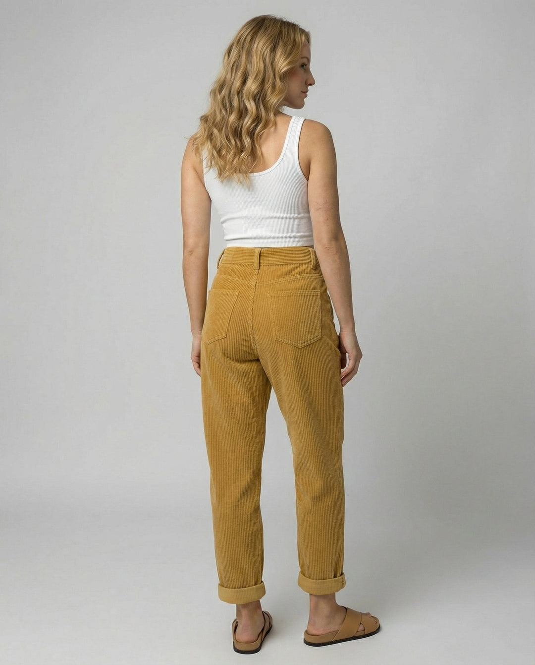 Mira | Elegante, Bequeme &amp; Vielseitige Damen Cordhose 3