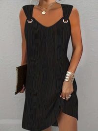 Elena | Elegant sleeveless dress with feminine V-neck